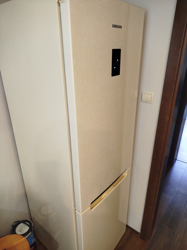 Elbląg Sprzedam lodówkę Samsung. Wysokosc 182 cm z powodu zakupu większej. Cemna do uzgodnienia