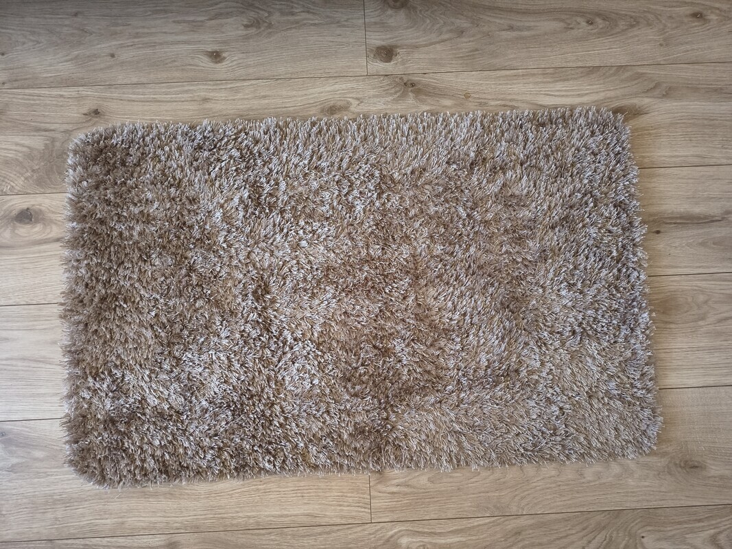 Elbląg Dywanik beż   20 zł 94/63cm