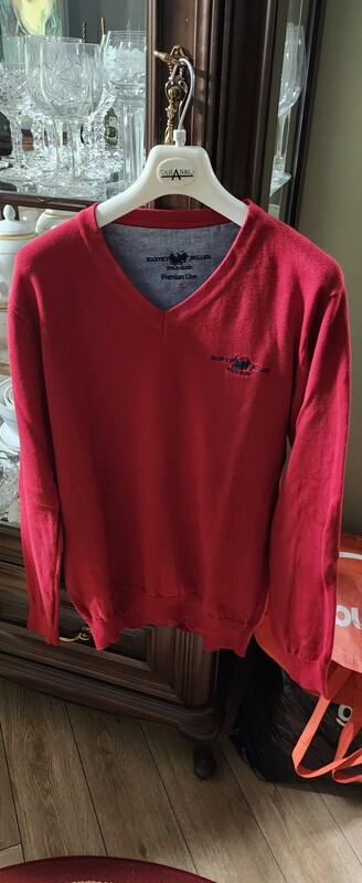 Elbląg Sprzedaam sweterek czerwony meski, roz. L- 27 zl Kurtka ruda skórka, roz L, bardzo mali używana(cena nowej