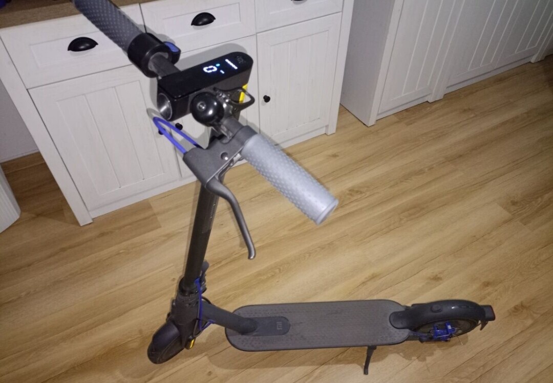 Elbląg Sprzedam hulajnoge elektryczną xiaomi Mi Electric Scooter 3
(W ZESTAWIE ŁADOWARKA, DODATKOWA OPONA, ORGINALNE