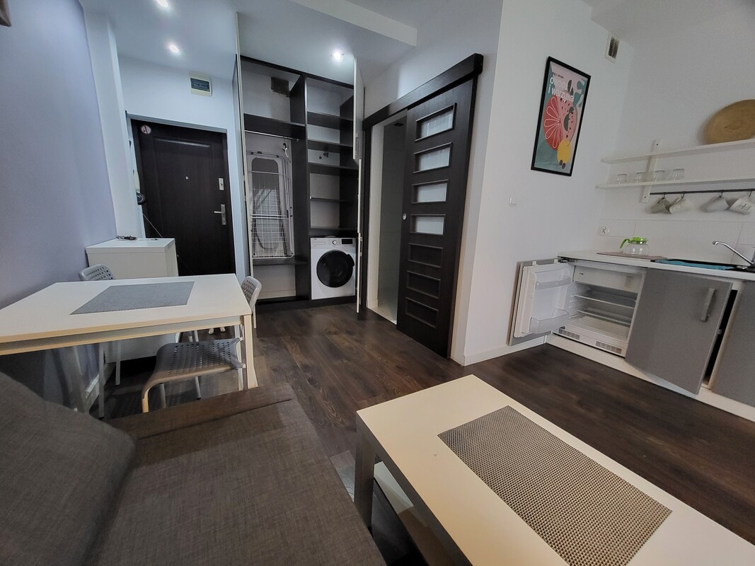 Elbląg DOM NIERUCHOMOŚCIOFERUJEMY NA SPRZEDAŻMIESZKANIE 1&nbsp; POKOJOWEPow. &nbsp; 22 m2Ul. Plac WolnościSuper