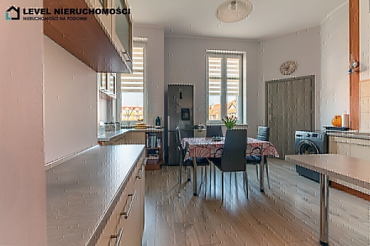 Elbląg LEVEL NIERUCHOMOŚCI Przestrzenne mieszkanie w kamienicy, aleja Grunwaldzka, Elbląg NIERUCHOMOŚCI NA