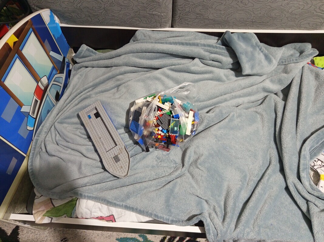 Elbląg Sprzedam klocki LEGO za 40zł klocków jest 2 kg. TYLKO DZWONIĆ NA SMSY NIE ODPISUJE