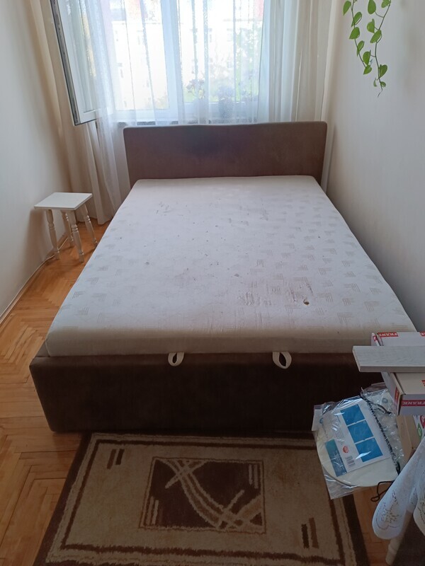 Elbląg Sprzedam łóżko do sypialni, materac 200 cm x 140 cm trochę zniszczony. Rama nie zniszczona.
Demontaż,