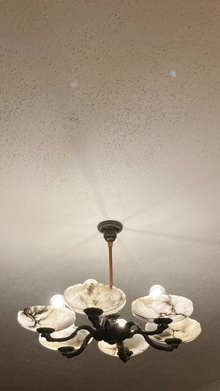 Elbląg Okazyjnie sprzedam ladny żyrandol ! Rama z brązu a klosze to alabaster. Polecam !