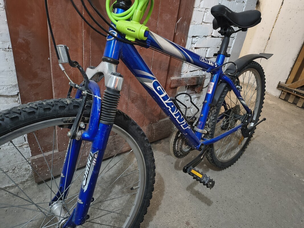 Elbląg Do sprzedania rower górski marki Giant model GSR FS na kołach 26, rozmiar ramy S. Rower jest wyposażony w