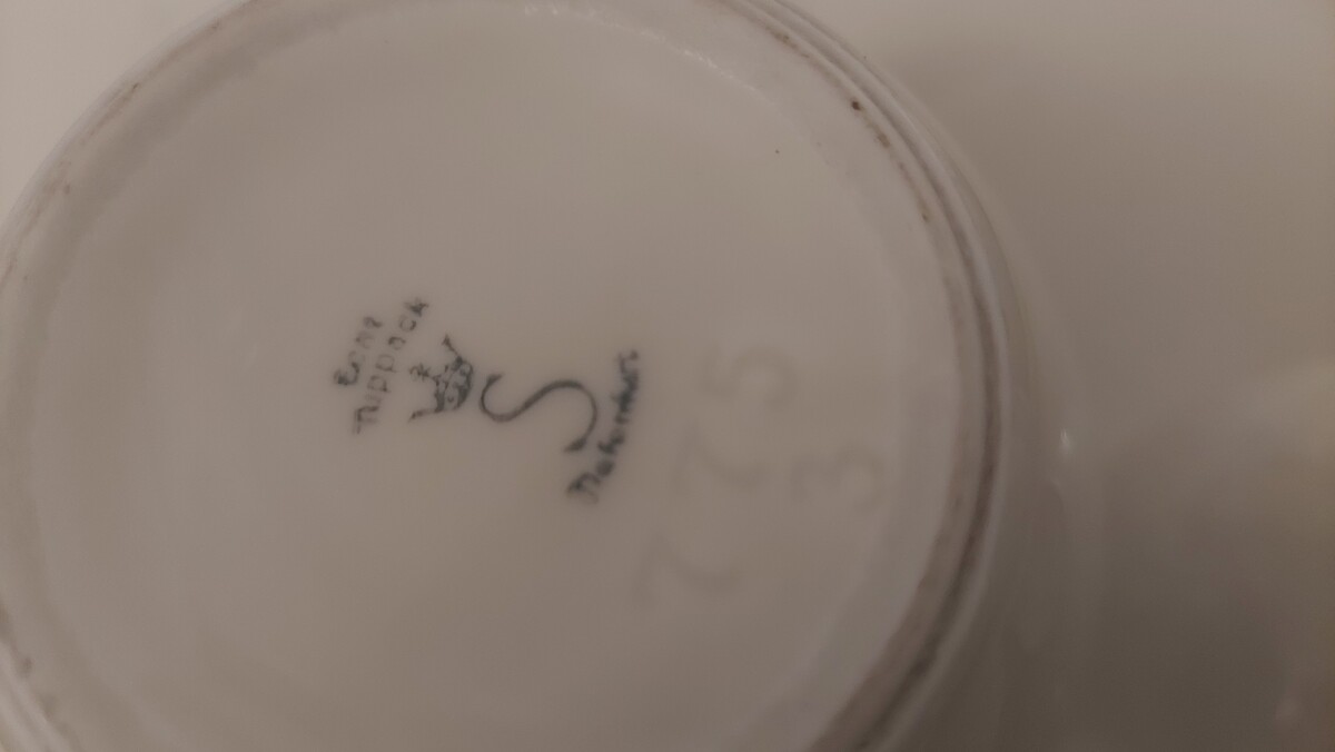 Elbląg Sygnowany porcelanowy komplet filiżanka i dzbanek w stanie idealnym.