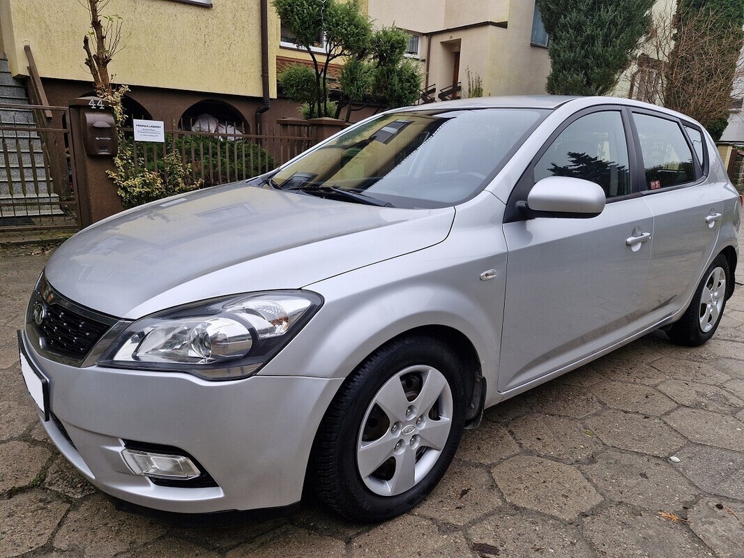 Elbląg Kia Ceed1.4 BenzynaModel&nbsp; 2012Klimatyzacja158 tys kmKupiona w Polskim Salonie