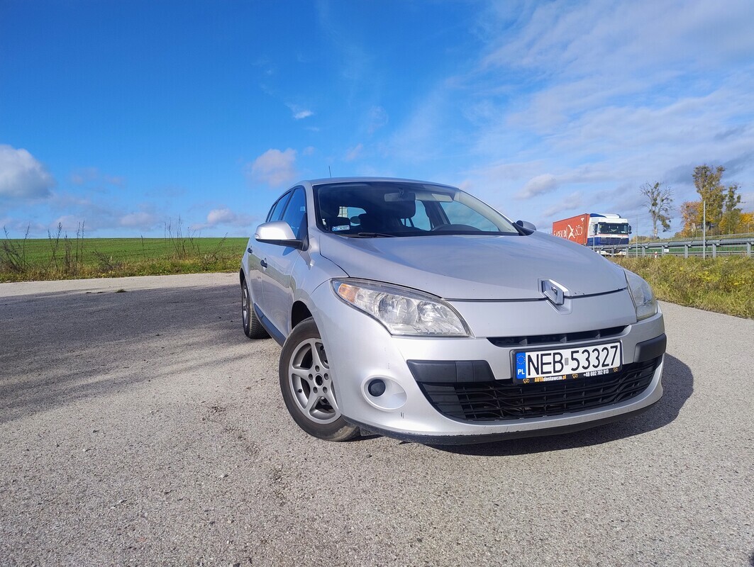 Elbląg Sprzedam renault Megane 1.5 DCi, rok 2010.Samochód w naszym użytkowaniu 6sty rok. 
Wyposażenie:
Elektryczne