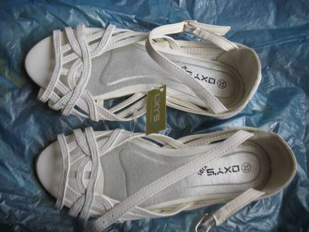 Elbląg Nowe, białe sandałki OXYS KIDS r.32 =sprzedam/zamienie