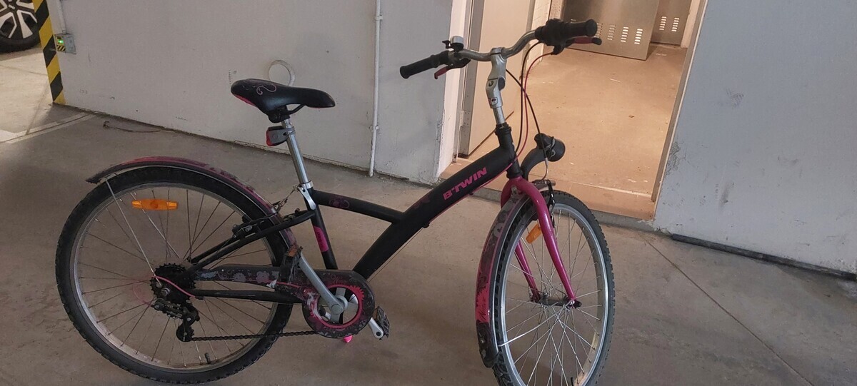 Elbląg Sprzedam rower dziecięcy/młodzieżowy dla dziewczynki marki B'TWIN (Decatlon ) 
Koła około 24 cal. 
Typ