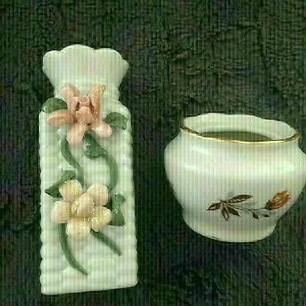 Elbląg 2 SZTUKI WAZONIKÓW PORCELANOWYCH ZA 2 > 20 ZŁ