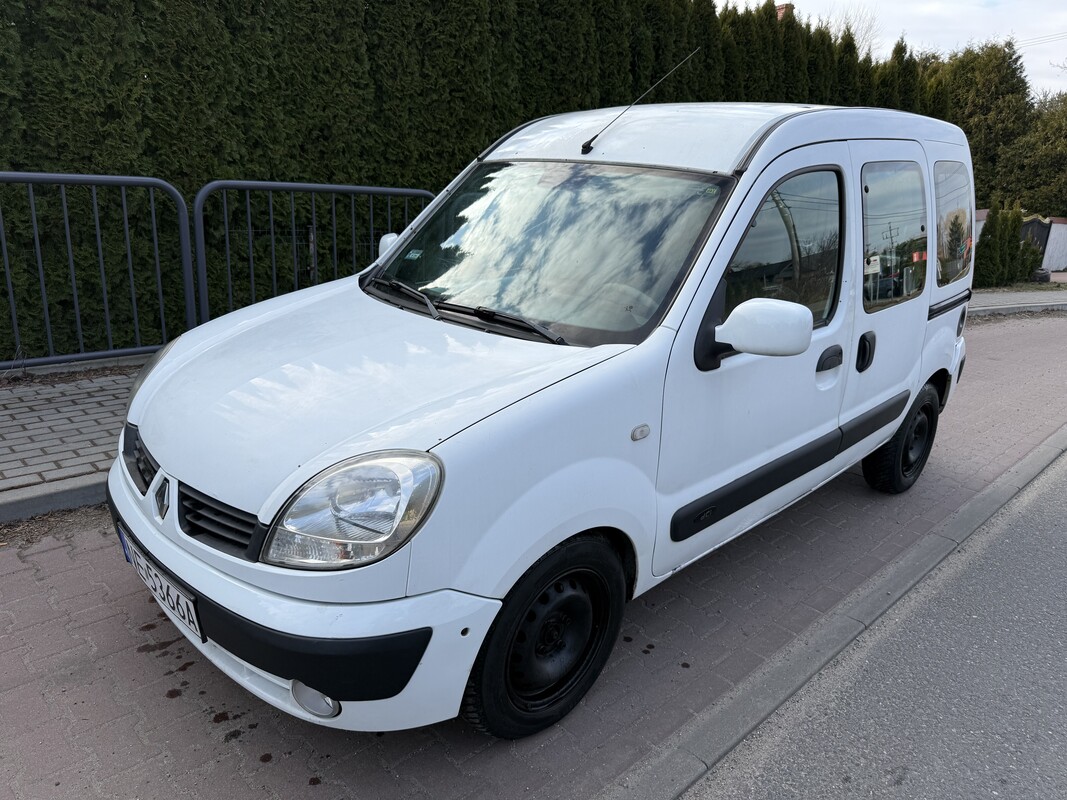 Elbląg Renault Kangoo
1.5 diesel 
2007 rok 
Auto sprawne, jeżdżące, w gratisie cały zbiornik paliwa 
50x 8,20 =410 zł