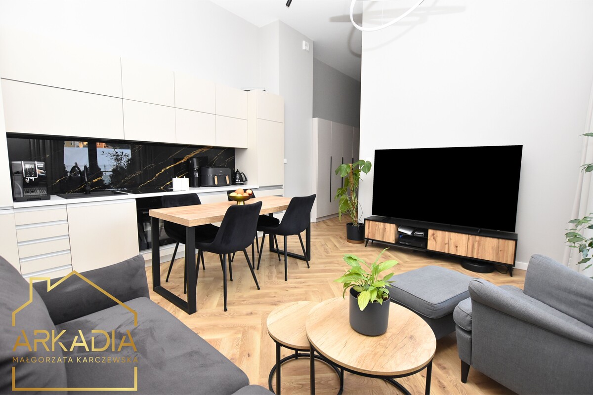 Elbląg :: Biuro nieruchomości ARKADIA ::Mieszkanie o wysokim standardzie ul. Częstochowska (Korona II)Piętro: