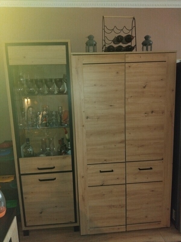 Elbląg Sprzedam szafę widoczną na zdjęciu. Szerokość 102 cm, wysokość 192 cm.