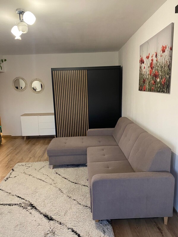 Elbląg Wynajem kawalerki Wynajmę dużą kawalerkę w centrum w pełni wyposażoną na ul.