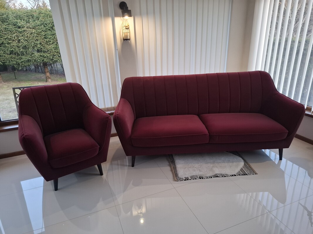 Elbląg Sofa z fotelem w bardzo dobrym stanie