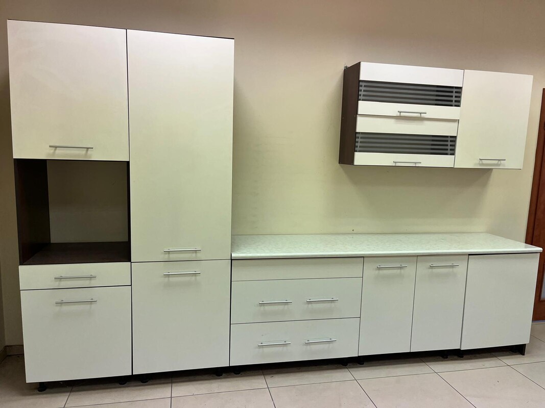 Elbląg Oddam za darmo aneks kuchenny. Stan bardzo dobry. Kolorystyka widoczna na zdjęciu. Do obejrzenia w Gronowie