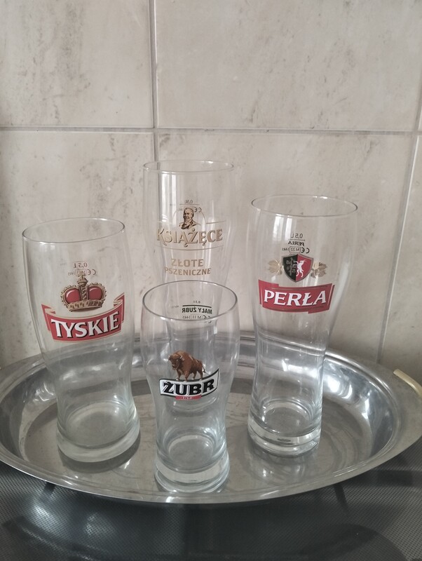 Elbląg Nieużywane szkło do użytku domowego.