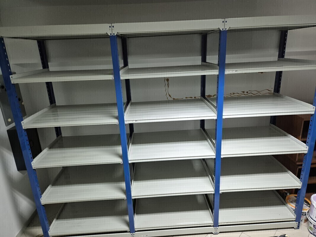 Elbląg Witam mam do sprzedania regał magazynowy metalowy, konstrukcja składana. Regał bardzo solidny, wyprodukowany