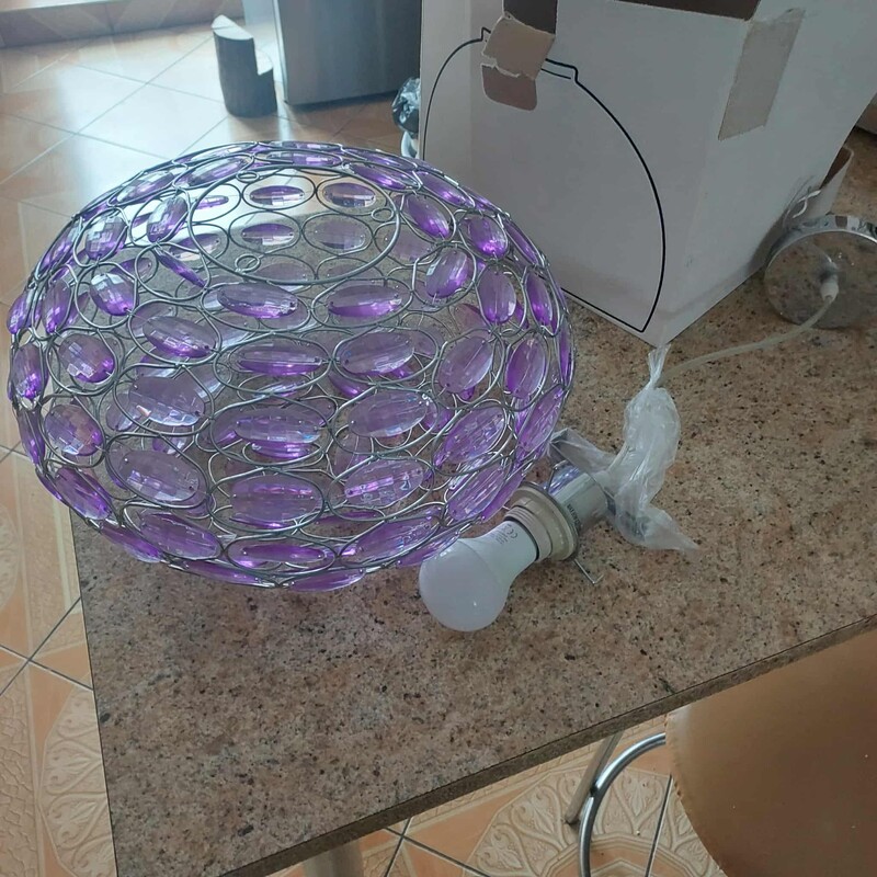 Elbląg Sprzedam żyrandol. Taki jak na zdjęciu. Tylko odbiór osobisty.
Cena do lekkiej negocjacji