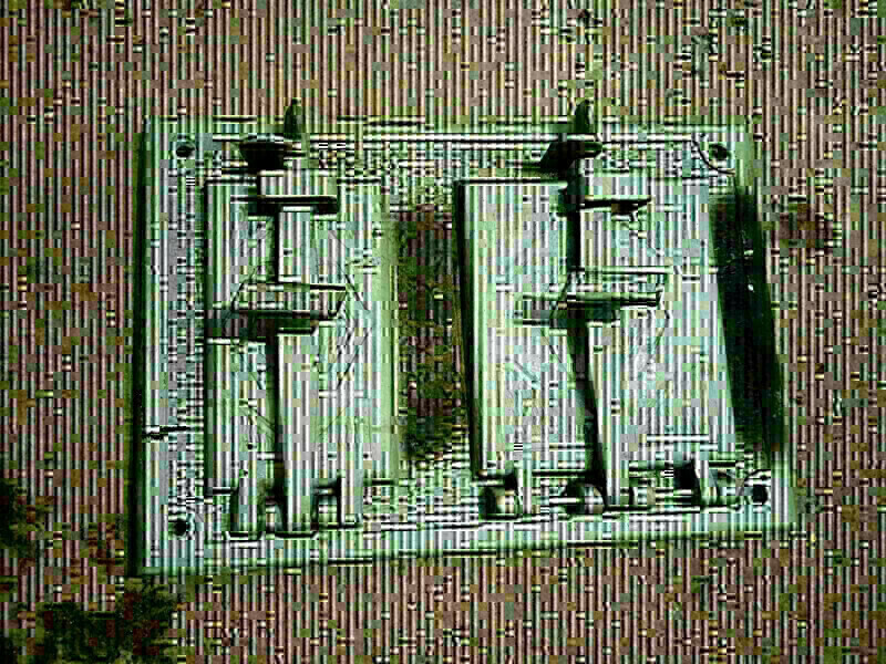 Elbląg Sprzedam drzwiczki żeliwne od pieca kaflowego z czasów PRL. Wymiary długość 47,5 cm x szerokość 33 cm, waga