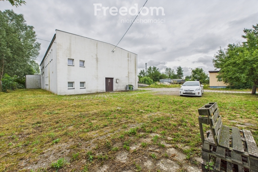 Elbląg FREEDOM NIERUCHOMOŚCISprzedam lokal użytkowy - Markusy.&nbsp;Na sprzedaż funkcjonalna, dwukondygnacyjna hala o