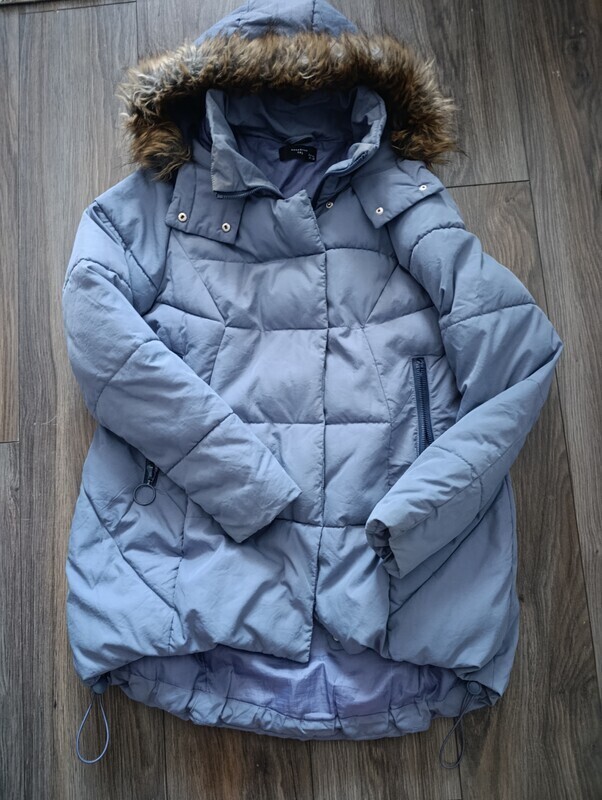 Elbląg Sprzedam damską szarą kurtkę na zimę. Stan dobry, do wyprania i widoczne na zdjęciu zszycie pod pachą. Rozmiar