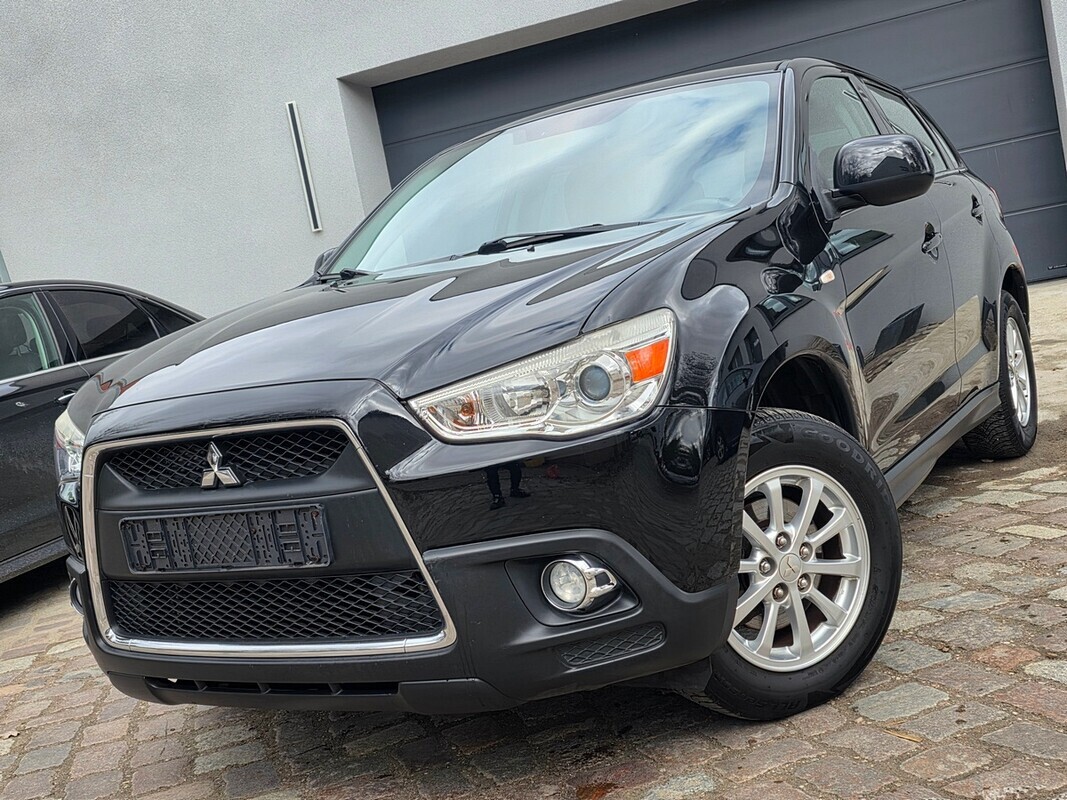Elbląg Mitsubishi ASX 1.6benz 117KMPo pełnym serwisieKlimatronic**Navigacja**AUX BLUETOOTH**HAK*&nbsp; &nbsp; 
