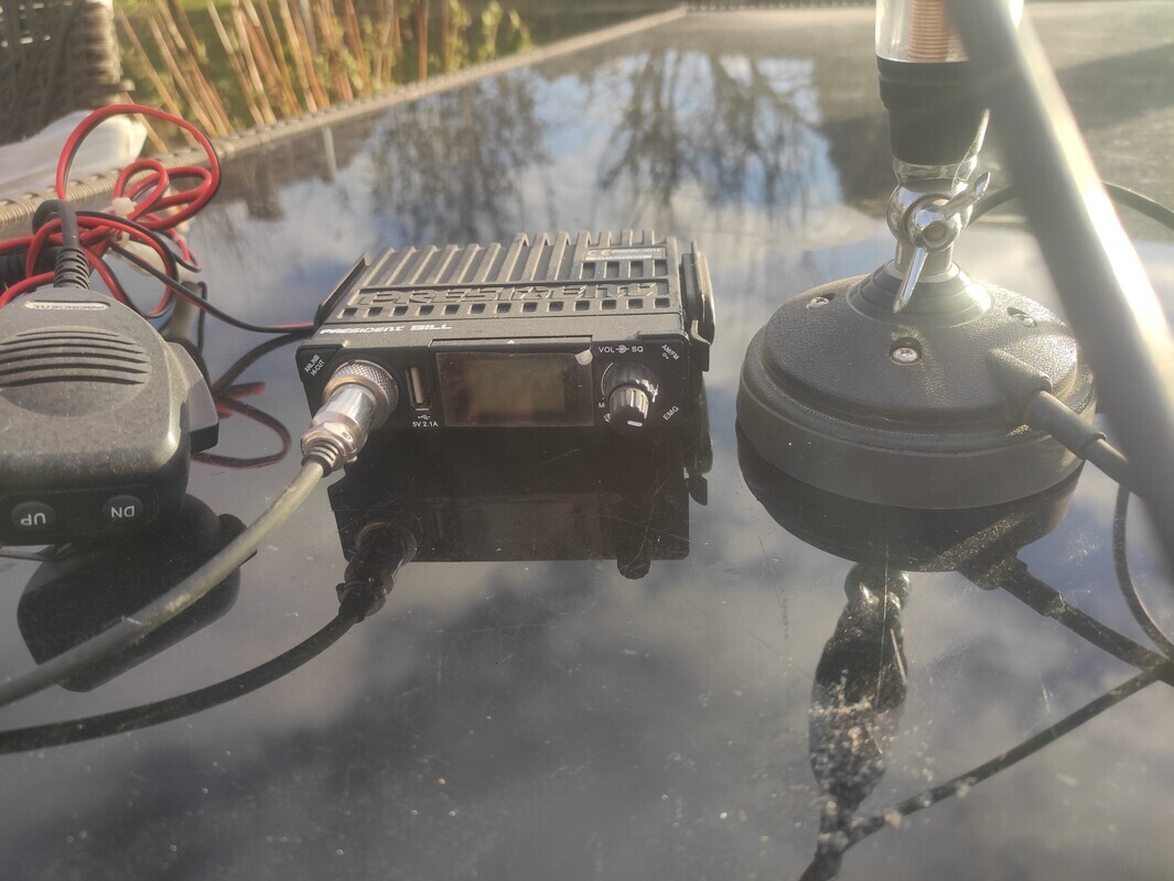 Elbląg Sprzedam fajne radio cb i antena malo uzywane sprzedam lub zamienie cena za radio i antene 270zl.