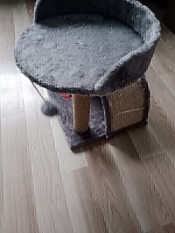 Elbląg Sprzedam drapak dla kota.
Wysokość 38 cm, średnica okręgu 30 cm, podstawa 33 cm x 33 cm. Stan widoczny na