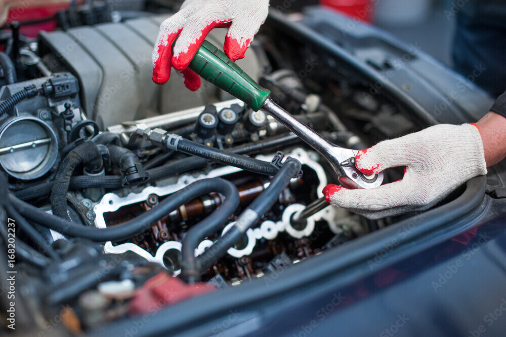 Elbląg Firma Auto-Kalinka poszukuje kandydatów na stanowisko mechanika samochodowego, elektromechanika.