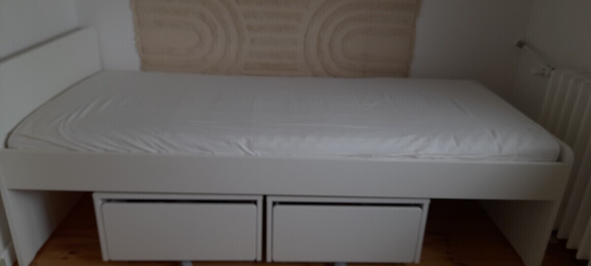 Elbląg Łozko Ikea białe młodziezowe z materacem i 2 szufladami. Złożone, nieużywane, stan idealny. Odbiór własny z