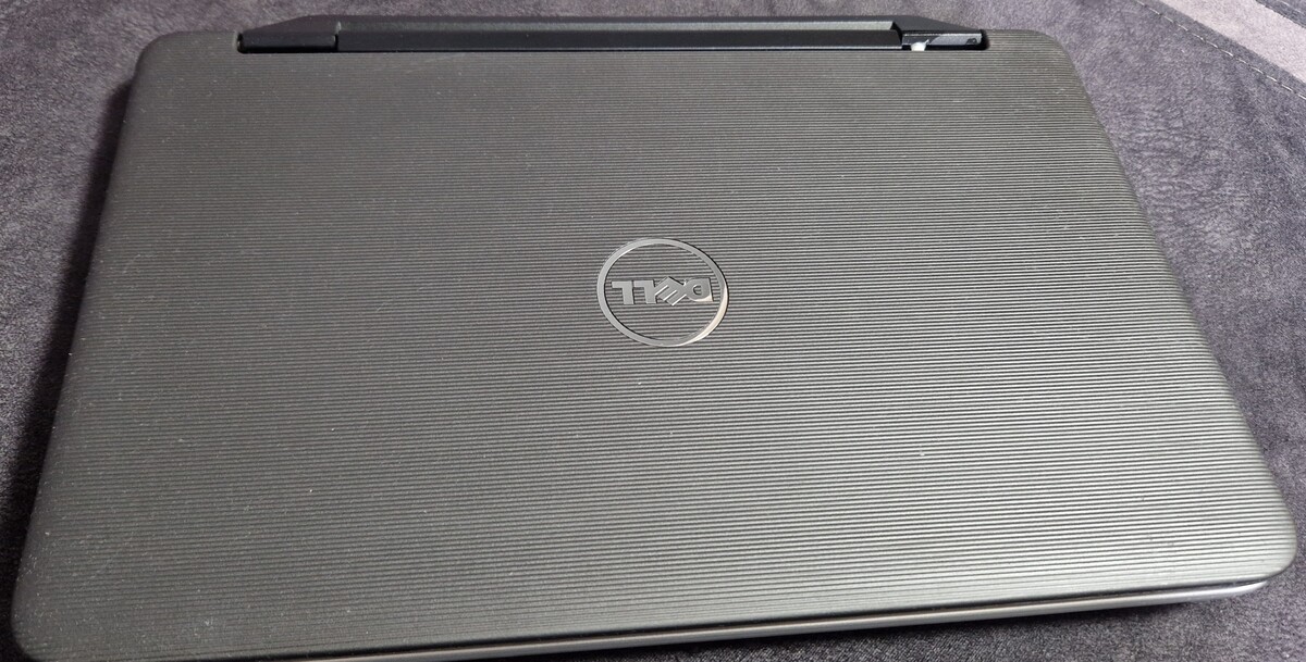 Elbląg Sprzedam laptop Dell Vostro 2520.Sprzęt jest używany i nosi normalne ślady codziennego użytkowania, widoczne na