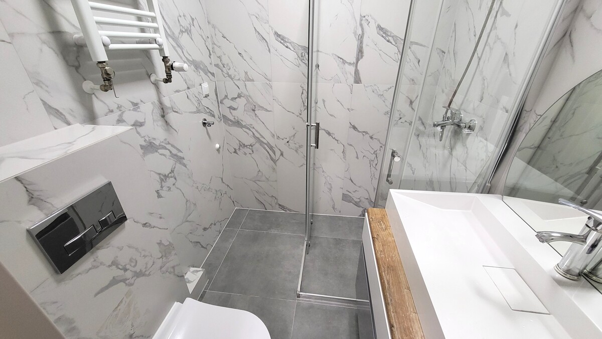 Elbląg KWADRAT NIERUCHOMOŚCI3 pokojeparterbalkonpo generalnym remoncieblok - media z miasta&nbsp; 