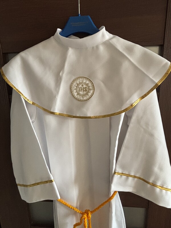 Elbląg Sprzedam albę dla chłopca do pierwszej Komunii świętej, długość 115 cm. Stan idealny czysta biel polecam