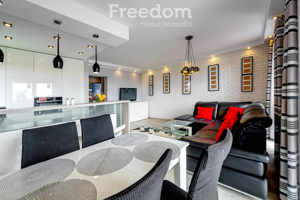 Elbląg FREEDOM NIERUCHOMOŚCIWynajmę mieszkanie - Elbląg, Władysława Broniewskiego. Nowoczesne mieszkanie z dużym