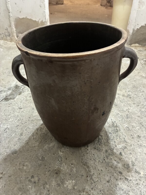 Elbląg Sprzedam duży gar kamionkę (gliniany) w bardzo dobrym stanie bez wad. Posiada dwa uchwyty po bokach a średnica