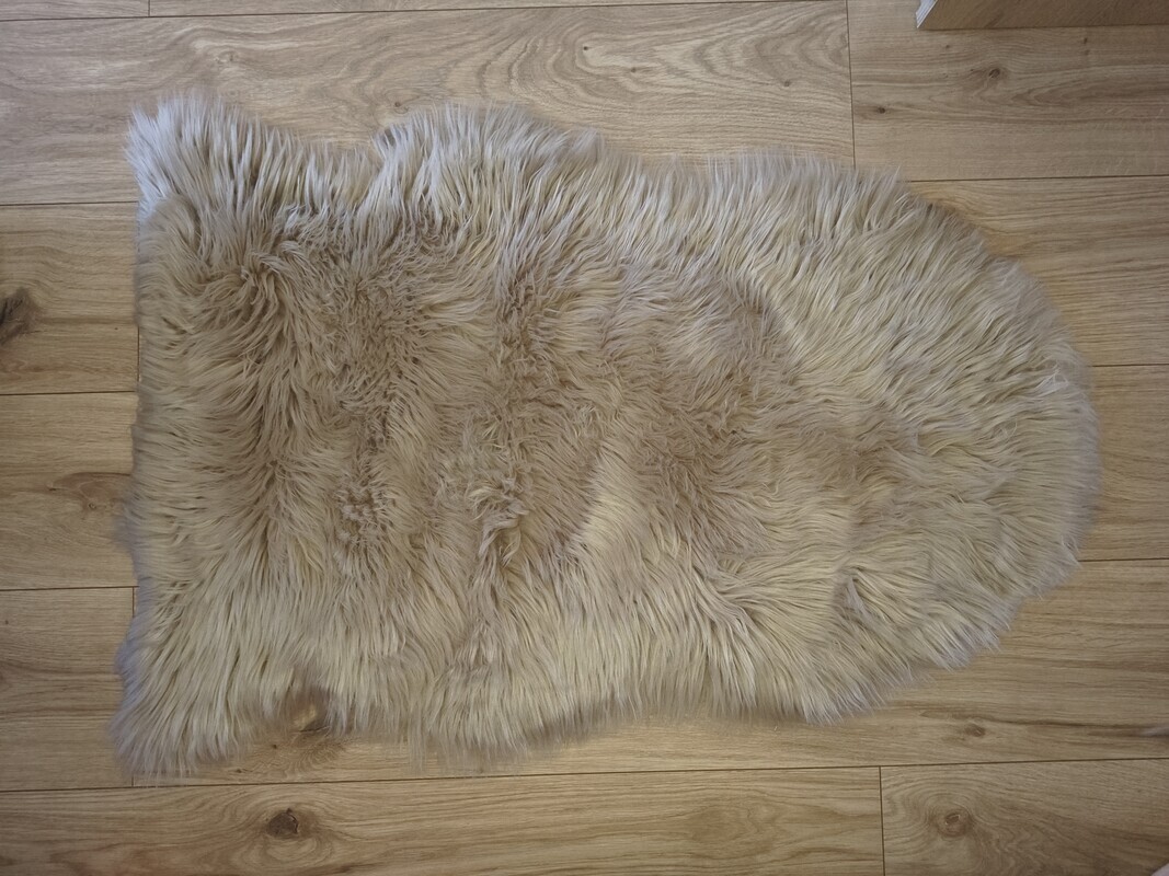 Elbląg Dywanik ecru 97/67 cm  skóra ekologiczna 25 zł