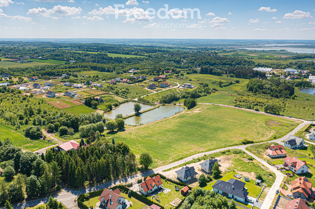 Elbląg FREEDOM NIERUCHOMOŚCISprzedam dom - Gronowo górne, Agatowa. Są domy, które dają więcej metrów. Są też takie,