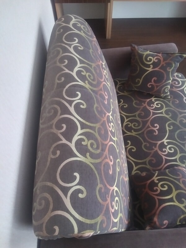 Elbląg Okrągły stolik z 2 krzesłami
Kanapa rozkładana 175x120cm stan idealny
Sofa amerykańska 195x112 cm