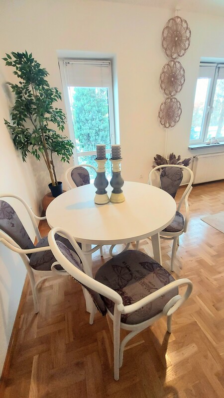 Elbląg Topowa lokalizacja !
Gotowe do wprowadzenia
1 PIETRO
BALKON
MIEJSCA POSTOJOWE
DUZA PIWNICA Z OKNEM