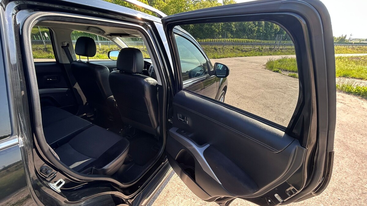 Elbląg Mitsubishi Outlander z silnikiem diesla o pojemności 2268 (4n14) konstrukcji Japońskiej 177KM, czarny, jestem