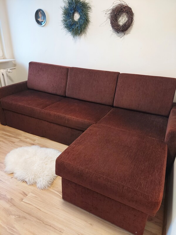 Elbląg Pilnie sprzedam dużą rogówkę ( remont) wykonana na zamówienie kolor czekoladowy. Cena podlega lekkiej