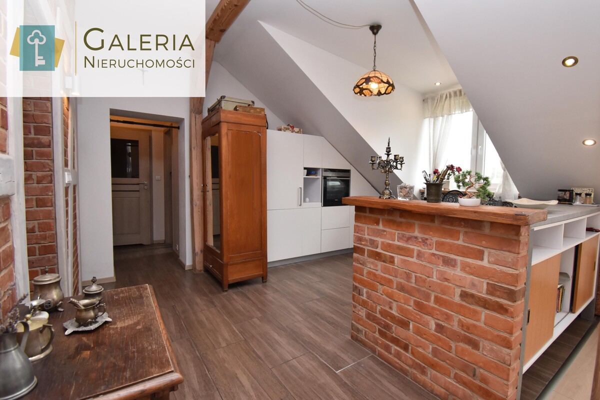 Elbląg GALERIA NIERUCHOMOŚCIZ pasji i miłości do nieruchomościNa sprzedaż: Duże, jasne mieszkanie z duszą i pięknym