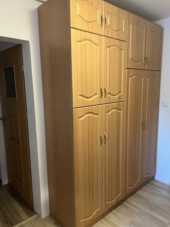 Elbląg Wynajmę pokoje w wieżowcu 10-piętrowym przy ulicy Płk. Dąbka. Preferowane osoby uczące się lub młode pracujące,