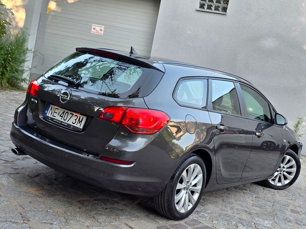 Elbląg Opel Astra Benz 120kmNavi czujniki parkowania skory alufelgiZAREJESTROWANYMod 2013