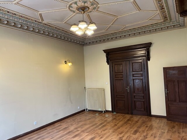 Elbląg klimatyczny lokal w zabytkowym pałacyku do wynajęcia trzy pomieszczenia biurowe o pow.67m²  *sala