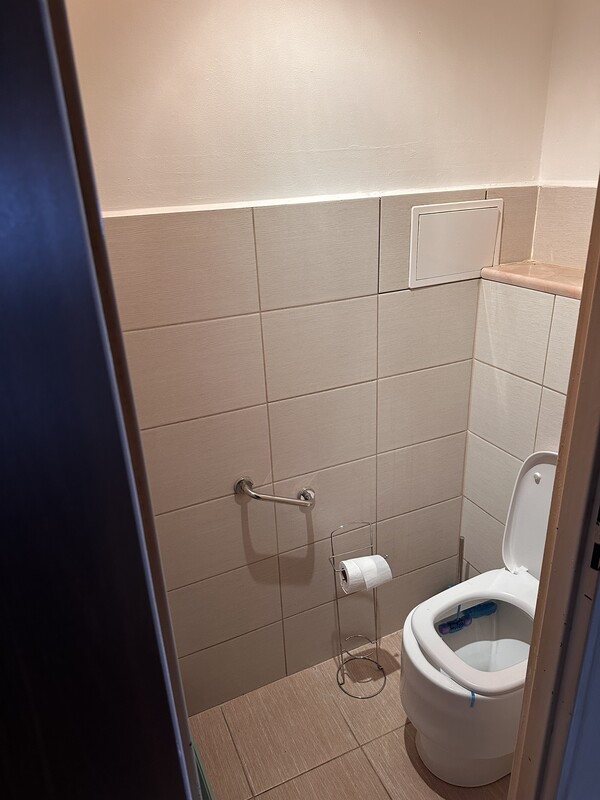 Elbląg Sprzedam.
Elbląg, ulica Lotnicza. Mieszkanie zlokalizowane na wysokim parterze. Okolica oferuje dogodny dostęp