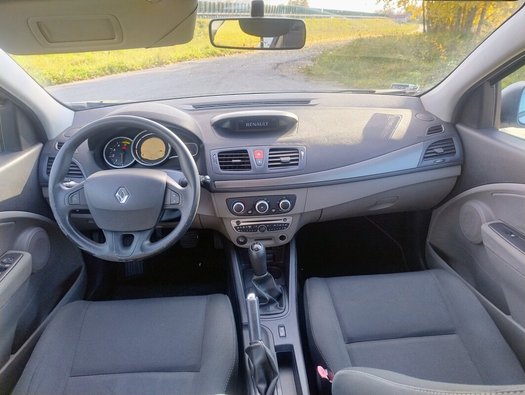 Elbląg Sprzedam renault Megane 1.5 DCi, rok 2010.Samochód w naszym użytkowaniu 6sty rok. 
Wyposażenie:
Elektryczne